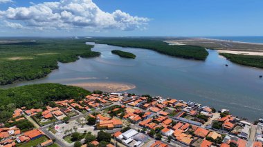 Piaui Brezilya 'daki Luis Correia Kıyı Şehri. En Büyük Nehir. Şehir merkezindeki şehir manzarası. Piaui 'deki sahil şehri. Riverside Sahnesi. Doğa Arkaplanı. Seyahat güzergahı. Brezilya Kuzeydoğu.