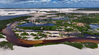 Maranhao Brezilya 'daki Santo Amaro' daki Betania Köyü. Doğa manzarası. Güzel yağmur ormanları. Brezilya 'daki Betania Köyü. Oasis Manzarası. Renkli Nehir. Yerli Köyü. Brezilya Kuzeydoğu.