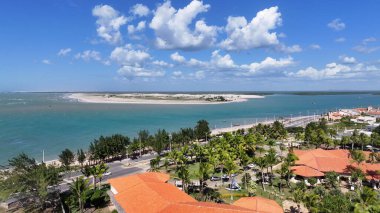 Ceara Brezilya 'daki Camocim Plajı' nda. Plaj manzarası. Doğa Deniz Burnu. Tatil Varış Yeri. Ceara Brezilya 'daki Camocim Plajı' nda. Yaz Seyahati.