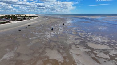Maranhao Brezilya 'daki Tutoia' da sahil manzarası. Sahil Skyline. Doğa Düşük Dalga. Yaz Gezisi. Maranhao Brezilya 'daki Tutoia' da sahil manzarası. Tropikal Manzara.