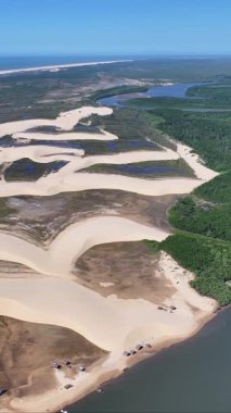Lazio İtalya, Roma 'daki Sant Angelo Kalesi. Ortaçağ Binaları. Roma Köprüsü Tiber Nehri. Lazio İtalya, Roma 'daki Sant Angelo Kalesi. Turizm Tarihi Yer. Sant Angelo Kalesi. Roma Skyline.