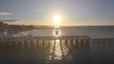 Fortaleza Ceara. Ceara Brezilya 'daki Fortaleza' da sahil günbatımı. Günbatımı Skyline. Kuzeydoğu Sahili manzarası. Yaz Gezisi. Ceara Brezilya 'daki Fortaleza' da sahil günbatımı. Tropikal Manzara.