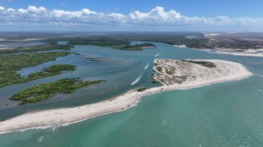 Barra Grande, Brezilya 'da, Cajueiro Da Praia' da. Plaj manzarası. Doğa Deniz Burnu. Tatil Tatilleri. Barra Grande, Brezilya 'da, Cajueiro Da Praia' da. Yaz Seyahati.