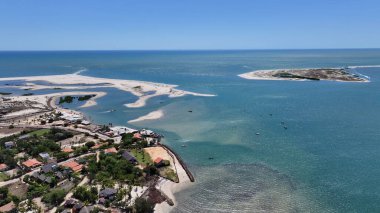 Piaui Brezilya 'daki Luis Correia' daki Macapa Plajı. Sahil Skyline. Doğa manzarası. Yaz Gezisi. Piaui Brezilya 'daki Luis Correia' daki Macapa Plajı. Tropikal Manzara.