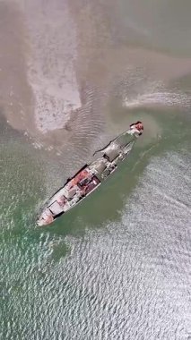 Maranhao Brezilya 'daki Tutoia' da ünlü bir gemi enkazı. Plaj manzarası. Doğa Deniz Burnu. Seyahat güzergahı. Maranhao Brezilya 'daki Tutoia' da ünlü bir gemi enkazı. Cennet Manzarası.
