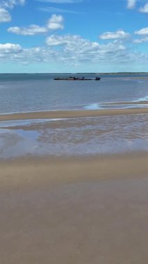 Maranhao Brezilya 'daki Tutoia' da ünlü bir gemi enkazı. Plaj manzarası. Doğa Deniz Burnu. Seyahat güzergahı. Maranhao Brezilya 'daki Tutoia' da ünlü bir gemi enkazı. Cennet Manzarası.