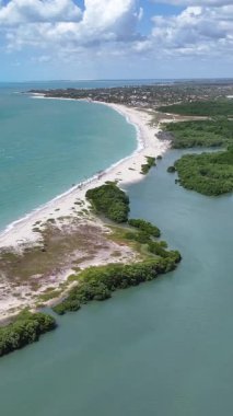 Brezilya 'nın Piaui şehrinde, Kajueiro Da Praia' daki Barra Grande Köyü. Sahil Skyline. Doğa manzarası. Yaz Gezisi. Brezilya 'nın Piaui şehrinde, Kajueiro Da Praia' daki Barra Grande Köyü. Tropikal Manzara.