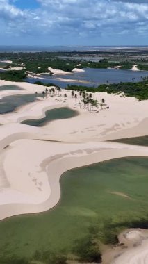 Maranhao Brezilya 'daki Tutoia' da küçük çarşaflar. Tatlı Su Gölleri Peyzajı. Kum tepeleri dağları. Tutoia 'da küçük çarşaflar. Turizm Seyahati. Doğa Sahnesi. Sahil Arkaplanı. Brezilya Kuzeydoğu.