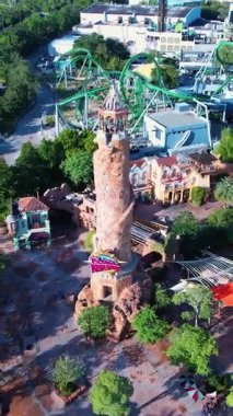 Orlando Florida 'da. Orlando Birleşik Devletleri. Şehrin panoramik hava manzaralı eğlence parkı. İnsanlar eğleniyor. Seyahat güzergahı. Tatil seyahati. Orlando Florida 'da. Orlando Birleşik Devletleri.