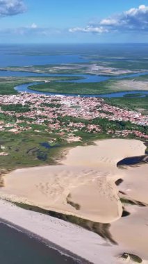 Maranhao Brezilya 'daki Tutoia Köyü. En Büyük Nehir Deltası. Kıyı Kenti manzarası. Maranhao 'daki Tutoia Köyü. Riverside Sahnesi. Doğa Arkaplanı. Seyahat güzergahı. Brezilya Kuzeydoğu.