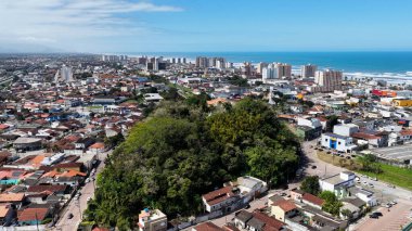 Sao Paulo Brezilya 'daki Itanhaem Manastırı. Plaj manzarası. Şehir merkezindeki deniz manzarası. Seyahat güzergahı. Sao Paulo Brezilya 'daki Itanhaem Manastırı. Turizm Skyline.