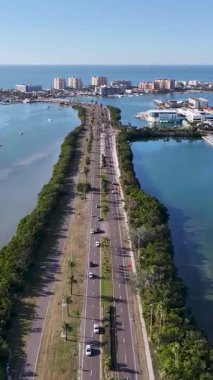Clearwater Skyline, Florida 'da, ABD' de. Çarpıcı şehir manzarası. Plaj manzarası. Highrise Binaları. Clearwater Skyline, Florida 'da, ABD' de. Doğa Arkaplanı.
