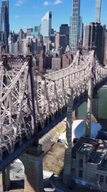 New York Skyline New York 'ta Manhattan' da. Queensboro Köprüsü Sahnesi. Çarpıcı şehir manzarası. New York Skyline, New York Birleşik Devletleri. Yüksek Binalar Manzarası.