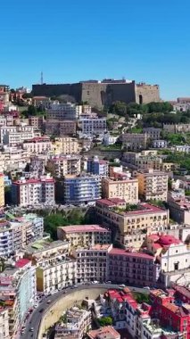 Napoli Skyline Campania İtalya 'da Napoli' de. Highrise Binaları Sahnesi. Şehir merkezindeki şehir manzarası. Napoli Skyline Campania İtalya 'da. Napoli Skyline. Bölge Havacılık Manzarası. İtalya Skyline.