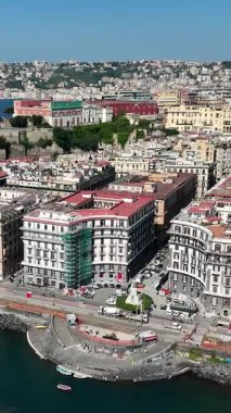 Napoli Skyline Campania İtalya 'da Napoli' de. Şehir manzarası manzarası. Şehir merkezinde. Napoli Skyline Campania İtalya 'da. Napoli Körfezi Skyline. Güzel sahil şeridi. İtalya Manzarası.