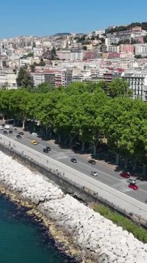 Napoli Skyline Campania İtalya 'da Napoli' de. Şehir manzarası manzarası. Şehir merkezinde. Napoli Skyline Campania İtalya 'da. Napoli Körfezi Skyline. Güzel sahil şeridi. İtalya Manzarası.
