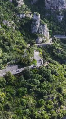 Salerno İtalya 'daki Positano' da Amalfi Sahili. Plaj manzarası. Turizm Tarihi Yer. Salerno İtalya 'daki Positano' da Amalfi Sahili. Salerno Körfezi Skyline. Kıyı Kenti manzarası. Akdeniz.