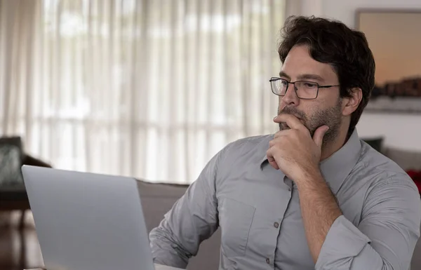 Brazilian Man Doing Online Meeting Doing Home Office Day — Fotografia de Stock