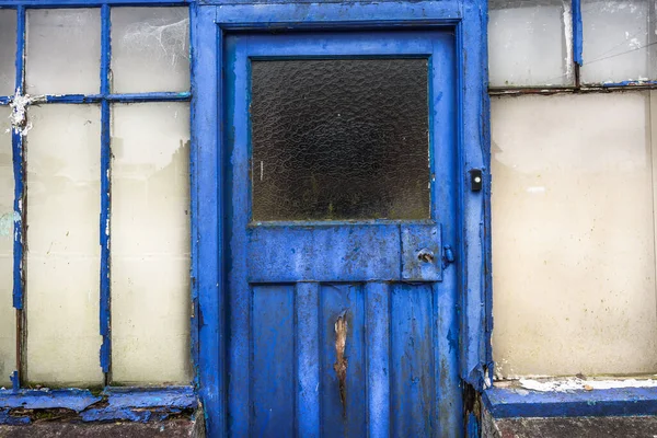 Eski Çürük Kapı — Stok fotoğraf