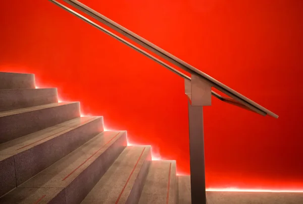 Escadaria Moderna Retroiluminada Futurista — Fotografia de Stock