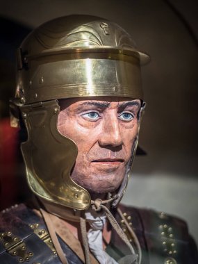 Kostümlü bir Romalı askerin gerçek boyutu..