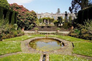 19. yüzyıl neoklasik evi ve bahçeleri Mount Stewart, County Down, Kuzey İrlanda 21.04.2023