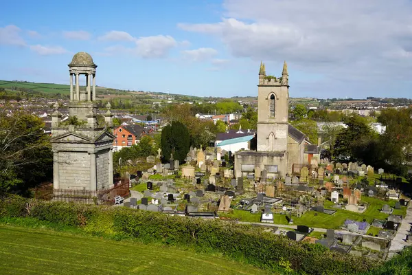 Kuzey İrlanda, Dundonald 'daki Eski St Elizabeth Kilisesi ve Mezarlığı.