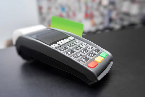 銀行端末と決済カード オフィス インテリア — ストック写真