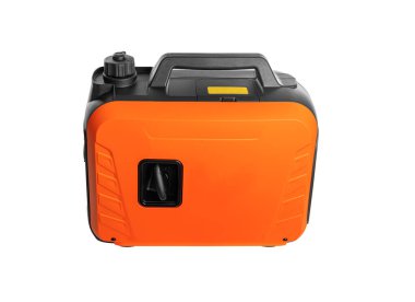 Beyaz arka planda modern bir elektrik jeneratörünün stüdyo çekimi..