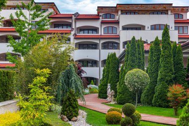 Sveti Vlas, Bulgary - 1 Mayıs 2016: Bulgaristan 'ın Sveti Vlas kentindeki Casa Real tatil beldesinin manzarası.