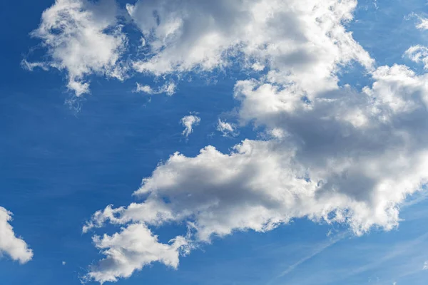 Hemelsblauwe Achtergrond Blauwe Lucht Achtergrond Met Wolken — Stockfoto