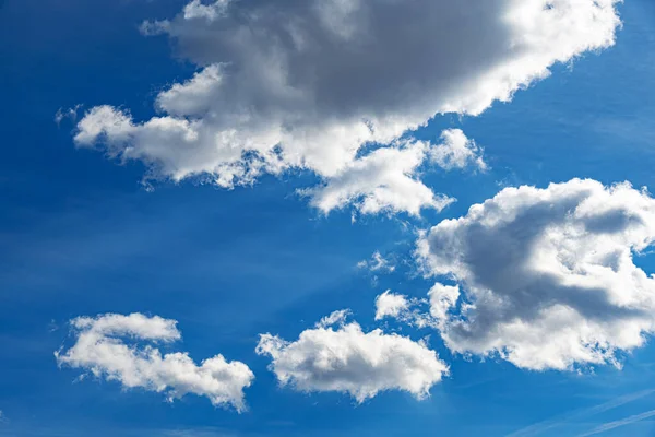 Hemelsblauwe Achtergrond Blauwe Lucht Achtergrond Met Wolken — Stockfoto
