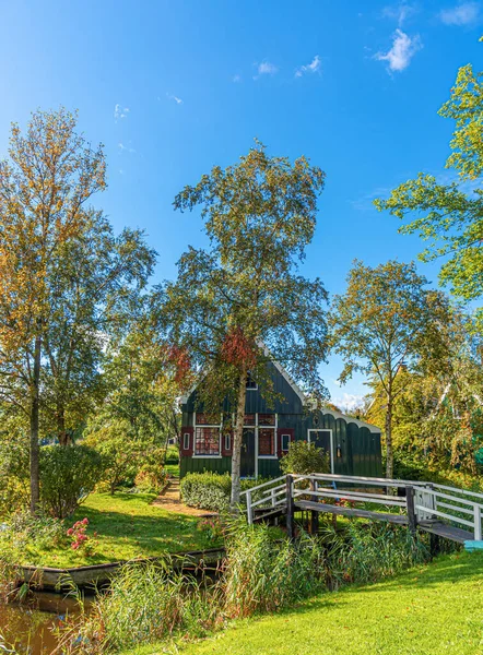 Zaandijk Holandia Panorama Tradycyjnych Holenderskich Domów Nad Rzeką Zaan Zaandijk — Zdjęcie stockowe