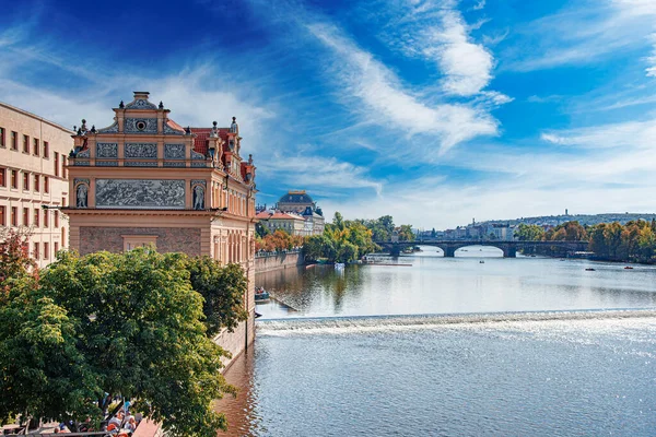 Живописный Вид Мосты Реке Влтаве Исторический Центр Праги Чехия — стоковое фото