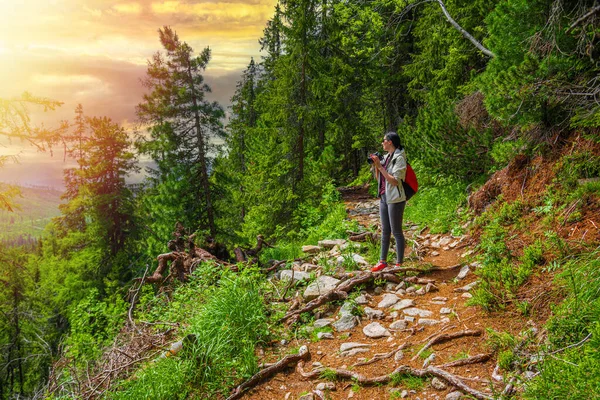 Hiker Young Woman Forest Path Camera — Stock Photo, Image