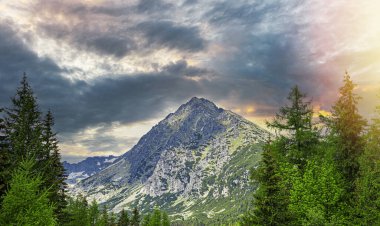 High Tatras 'taki Rocky Dağları. Slovakya Cumhuriyeti. Avrupa