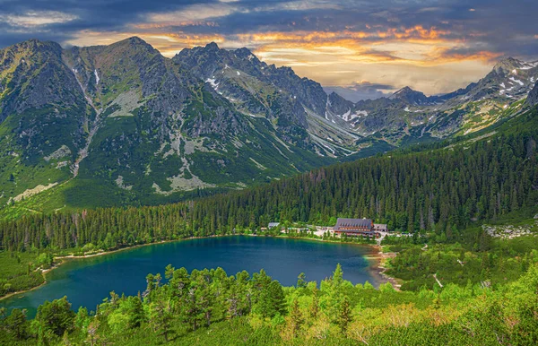 Vista Panorâmica Pitoresca Popradske Pleso Montanhas Tatra Eslováquia Lago Popradske — Fotografia de Stock