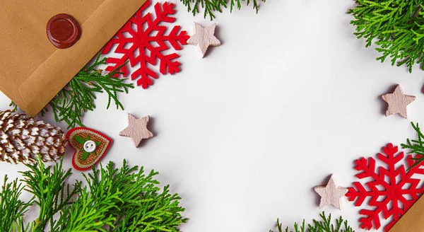 Helle Weihnachtsdekoration Auf Weißem Hintergrund Winterurlaub — Stockfoto