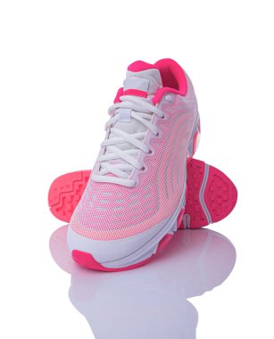 Spor ayakkabıları beyaz arka planda izole edilmiş