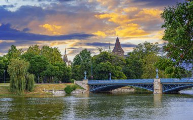 Budapeşte 'deki Zielinski Köprüsü manzarası. Macaristan