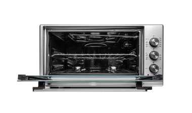 Beyaz arkaplanda izole edilmiş elektrikli fırın.