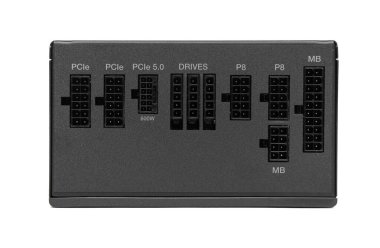 Siyah metal güç kaynağı beyaz arka planda izole edilmiş. Beyaz arkaplanda bilgisayar güç kaynağı.