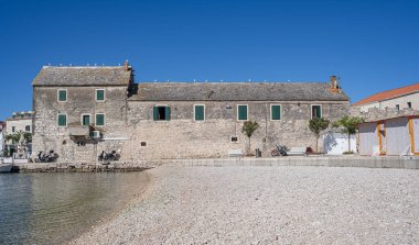 Primosten, eski kasabanın mimarisi. Dalmaçya, Hırvatistan.