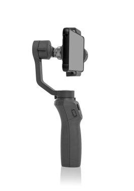 Akıllı telefonu beyaz arkaplanda izole edilmiş Steadicam.
