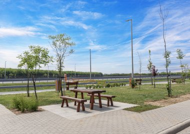 Avrupa 'da bir otoyolda dinlenme alanı.