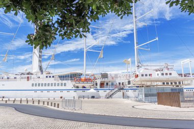 Hırvatistan 'ın Zadar kentinde liman meydanı.