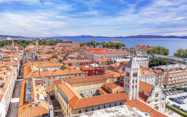 Zadar, Hırvatistan. Gökyüzünden eski şehrin panoramik görüntüsü.