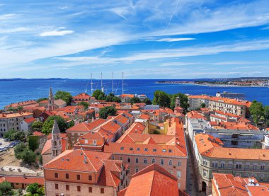 Zadar, Hırvatistan. Gökyüzünden eski şehrin panoramik görüntüsü.