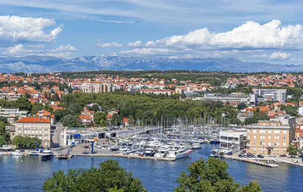 Zadar, Hırvatistan. Gökyüzünden eski şehrin panoramik görüntüsü.