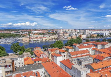 Zadar, Hırvatistan. Gökyüzünden eski şehrin panoramik görüntüsü.